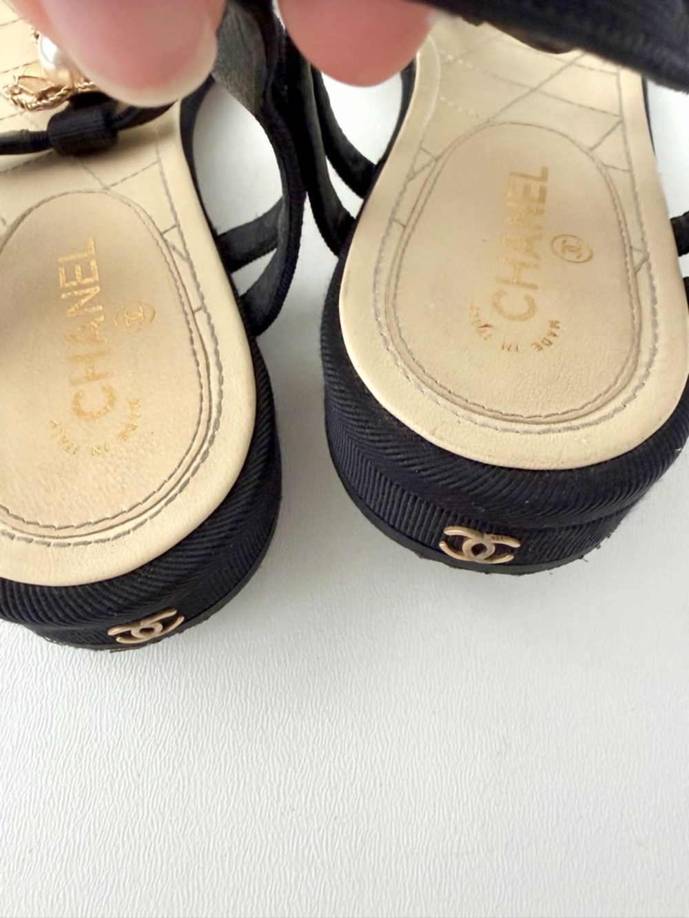 CHANEL | Pearl Camellia Black Grosgrain Thong Sandals CC Logo Slingback EU 37C - Picture 7 of 16